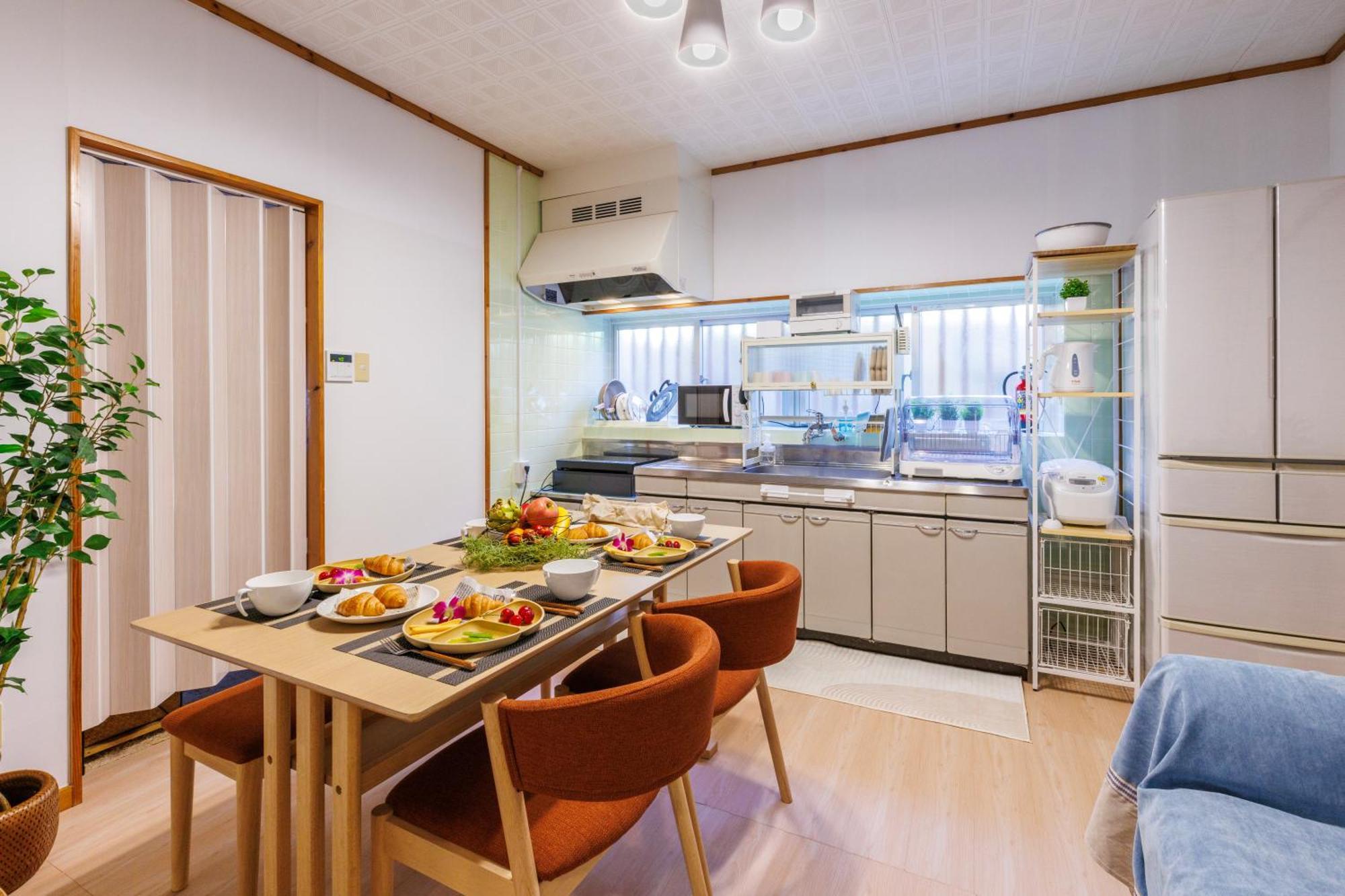 新規オープン サウナ Bbq ジャグジー付き 最大7名 無料駐車場4台 ビーチまで車で5分 Sky House Villa Uruma Luaran gambar